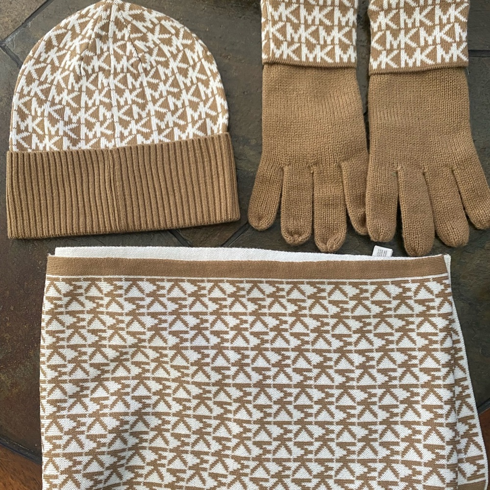 Michael Kors Tan and White Knit Accessory Set